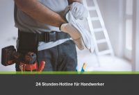 24 Stunden-Hotline für Handwerker. Handwerker, der sich seinen Handschuh anzieht.